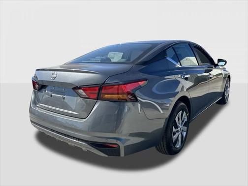 2025 Nissan Altima S FWD