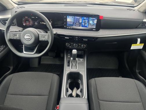Canyon Bronze Metallic 2026 Nissan Kicks S