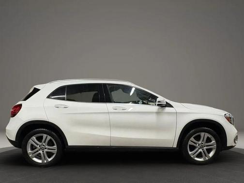White 2020 Mercedes-Benz GLA 250 4MATIC