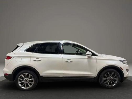 White Platinum Metallic Tri-Coat 2017 Lincoln MKC Select