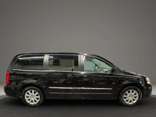 2012 Chrysler Town & Country Touring