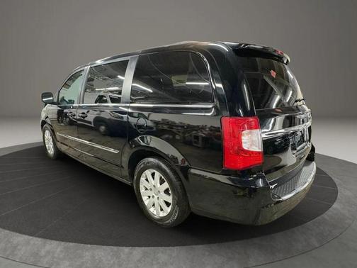 2012 Chrysler Town & Country Touring