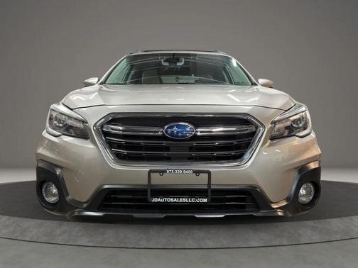 Ice Silver Metallic 2018 Subaru Outback 3.6R Limited