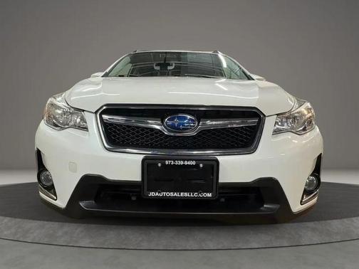 Crystal White Pearl 2017 Subaru Crosstrek 2.0i Limited