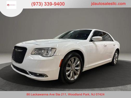 Bright White Clearcoat 2017 Chrysler 300 Limited