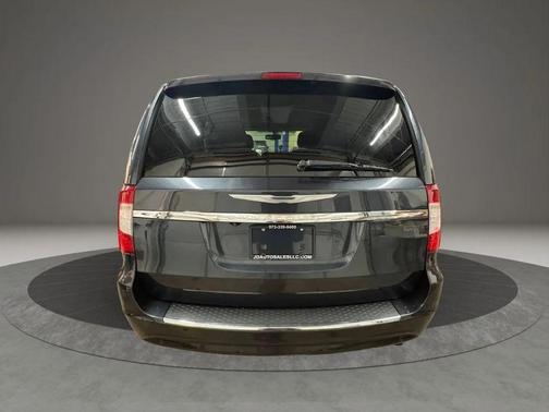 2013 Chrysler Town & Country Touring-L