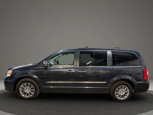 2013 Chrysler Town & Country Touring-L