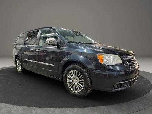 2013 Chrysler Town & Country Touring-L