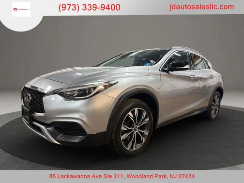 2018 INFINITI QX30 Luxury