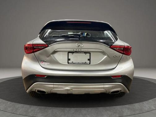 2018 INFINITI QX30 Luxury
