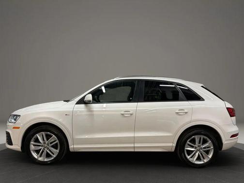 White 2018 Audi Q3 2.0T Sport Premium