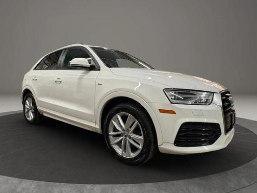 White 2018 Audi Q3 2.0T Sport Premium