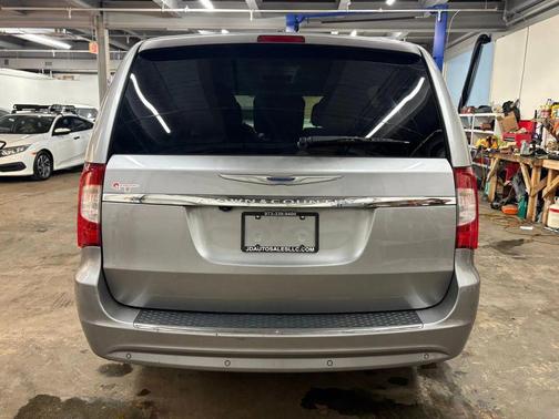 2015 Chrysler Town & Country Touring-L