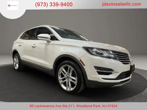 White Platinum Metallic Tri-Coat 2017 Lincoln MKC Reserve