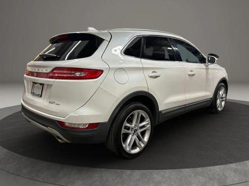 White Platinum Metallic Tri-Coat 2017 Lincoln MKC Reserve
