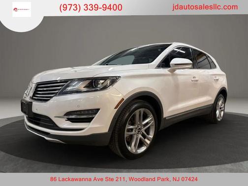 White Platinum Metallic Tri-Coat 2017 Lincoln MKC Reserve