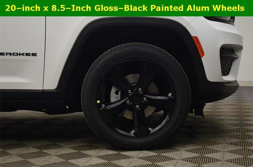 2025 Jeep Grand Cherokee Laredo