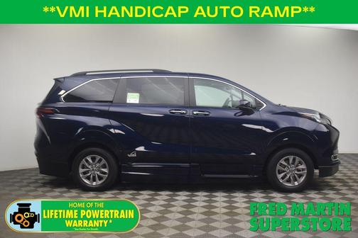 2022 Toyota Sienna XLE