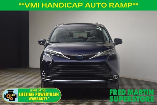 2022 Toyota Sienna XLE