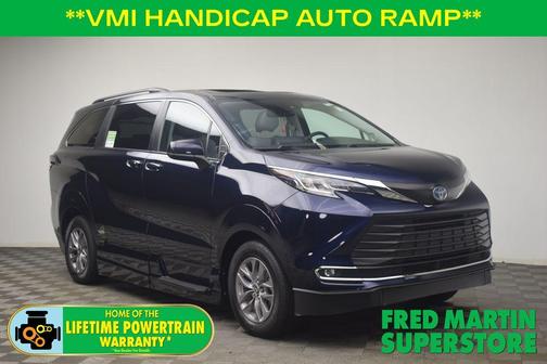 2022 Toyota Sienna XLE