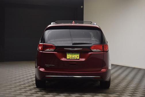2018 Chrysler Pacifica Touring-L