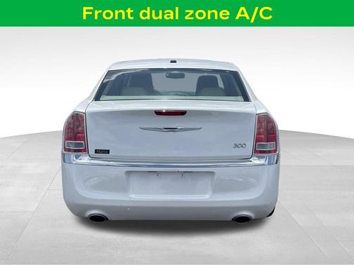 Ivory Tri Coat Pearl 2014 Chrysler 300