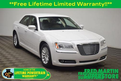 Ivory Tri Coat Pearl 2014 Chrysler 300