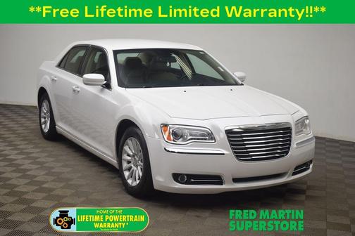 Ivory Tri Coat Pearl 2014 Chrysler 300