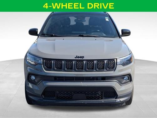 Sting Gray Clearcoat 2023 Jeep Compass Altitude