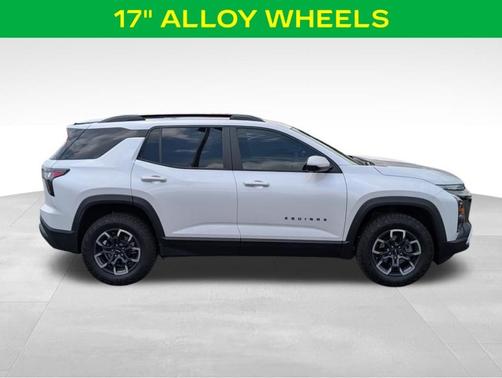 Iridescent Pearl Tricoat 2025 Chevrolet Equinox ACTIV