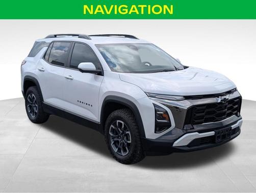 Iridescent Pearl Tricoat 2025 Chevrolet Equinox ACTIV