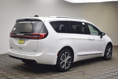 Bright White Clearcoat 2026 Chrysler Pacifica Pinnacle