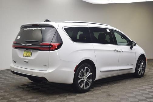 2026 Chrysler Pacifica Pinnacle