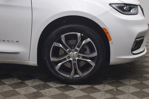 2026 Chrysler Pacifica Pinnacle