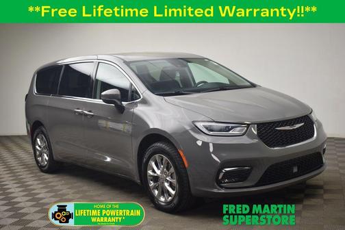 Ceramic Gray Clearcoat 2023 Chrysler Pacifica Touring-L