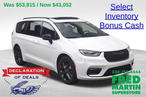 Bright White Clearcoat 2026 Chrysler Pacifica Limited