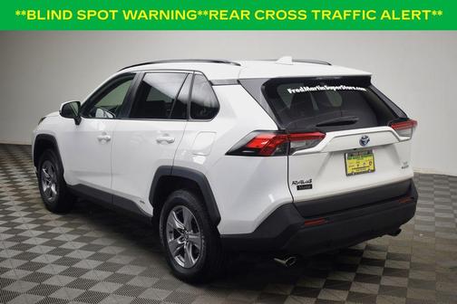 2022 Toyota RAV4 Hybrid XLE