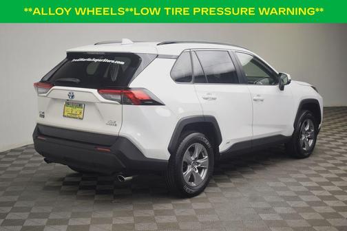 2022 Toyota RAV4 Hybrid XLE