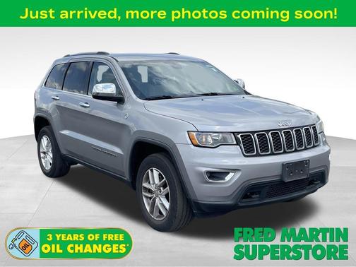 Billet Silver Metallic Clearcoat 2018 Jeep Grand Cherokee Laredo E