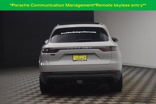 Chalk 2023 Porsche Cayenne Platinum Edition