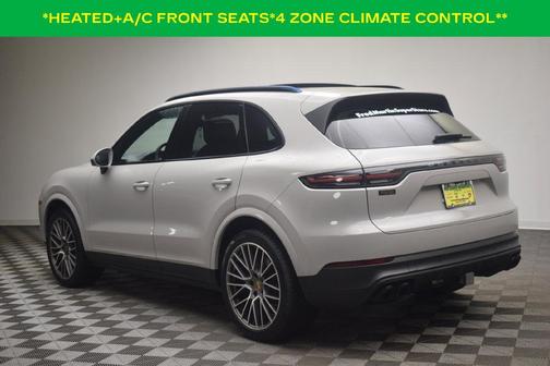 Chalk 2023 Porsche Cayenne Platinum Edition