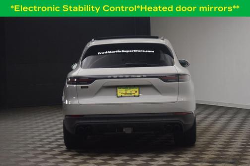 Chalk 2023 Porsche Cayenne Platinum Edition