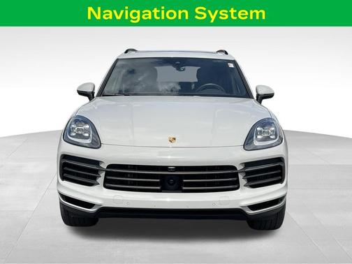 Chalk 2023 Porsche Cayenne Platinum Edition