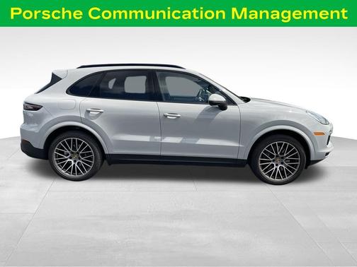 Chalk 2023 Porsche Cayenne Platinum Edition
