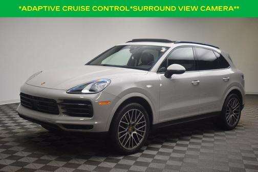 Chalk 2023 Porsche Cayenne Platinum Edition