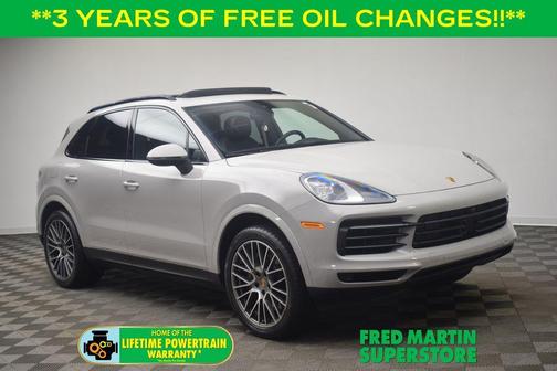 Chalk 2023 Porsche Cayenne Platinum Edition