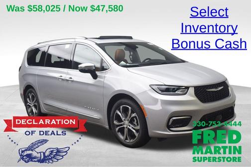 Silver Mist Clearcoat 2026 Chrysler Pacifica Pinnacle