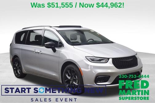 2026 Chrysler Pacifica Select