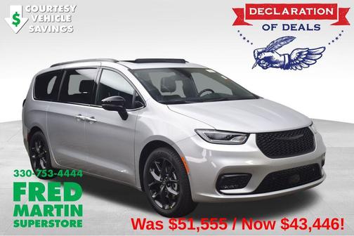 Silver Mist Clearcoat 2026 Chrysler Pacifica Select