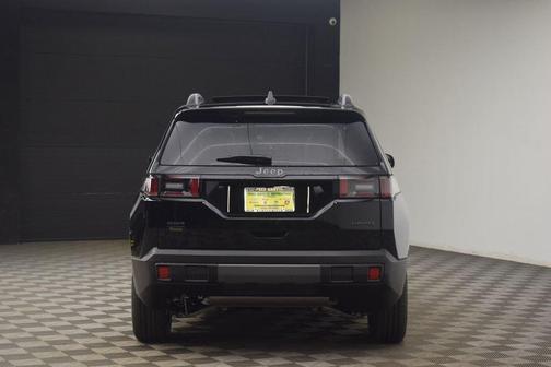 Diamond Black 2026 Jeep Cherokee LAREDO/LIMITED